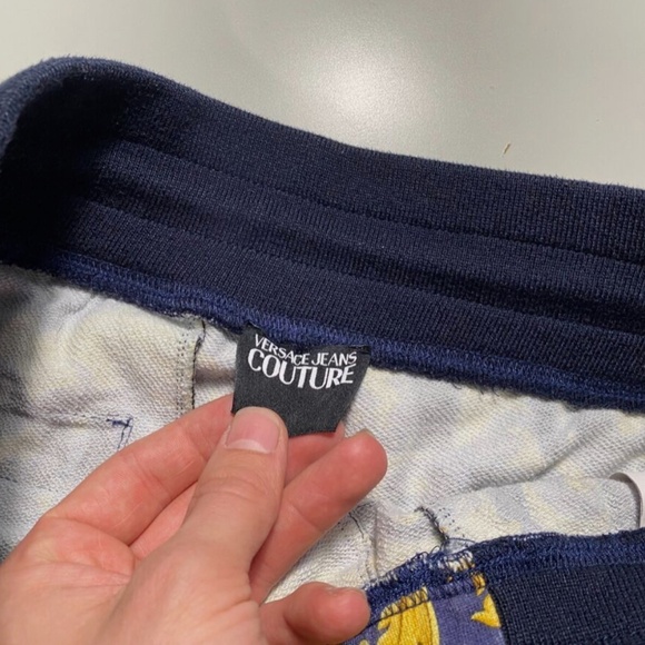 Versace men sweatpants medium size - Picture 2 of 7